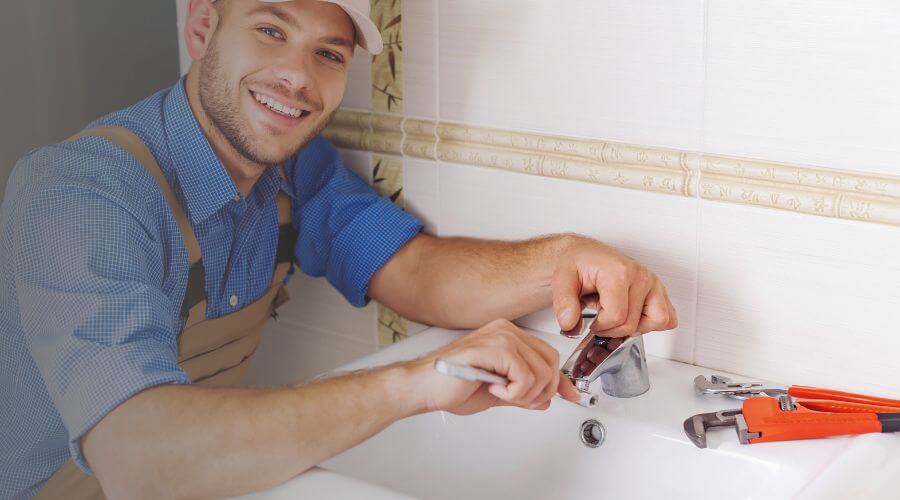Expert burst pipe repair services in Pontiac, IL